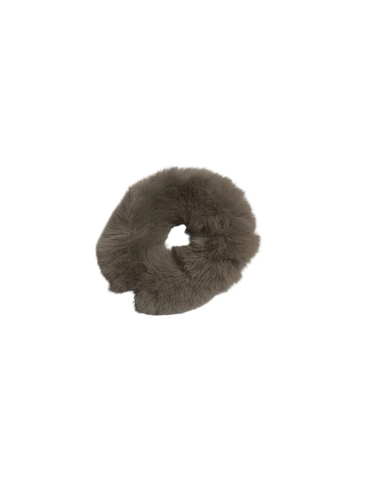 Migant Fluffy Faux Fur Scrunchies – Soft, Cozy & Stylish