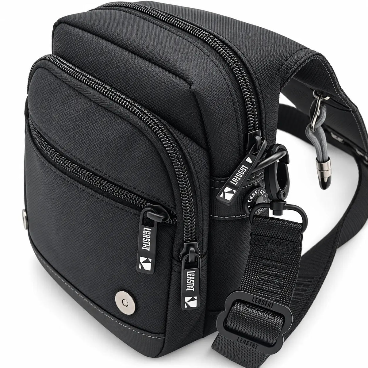Leastat black shoulder bag 9690, multi-compartment detail