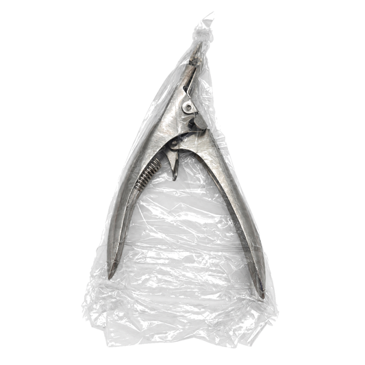 Migant nail nipper in clear protective packaging – alternate view