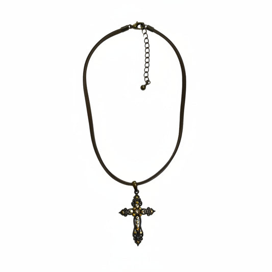Vintage Cross Pendant Necklace – Timeless Gothic Elegance